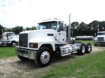Mack Pinnacle 64T Day Cab Truck - MP8 445HP, 12 Speed M Drive Amt