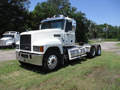 Mack Pinnacle 64T Day Cab Truck - MP8 445HP, 12 Speed M Drive Amt
