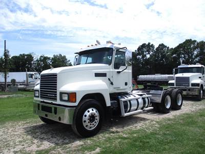 Mack Pinnacle CHU613 Day Cab Truck - MP8 415HP, 12 Speed M Drive Automatic