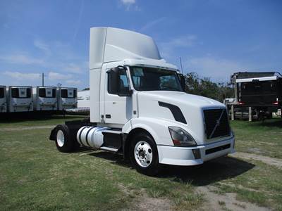 Volvo VNL42T300 Single Axle Day Cab Truck - 365HP, 10 Speed Manual