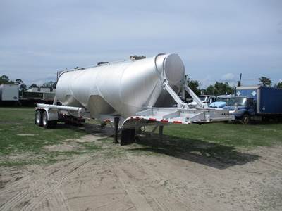 Heil 42x96 Tandem Axle Aluminum Dry Bulk / Pneumatic Tank Trailer - Air Ride, Fixed Axle