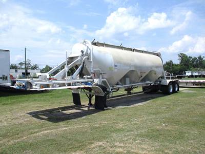 Heil 44x96 Tandem Axle Aluminum Dry Bulk / Pneumatic Tank Trailer - Air Ride, Fixed Axle