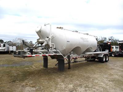 Southern Welding 42x96 Tandem Axle Aluminum Dry Bulk / Pneumatic Tank Trailer - Air Ride, Fixed Axle