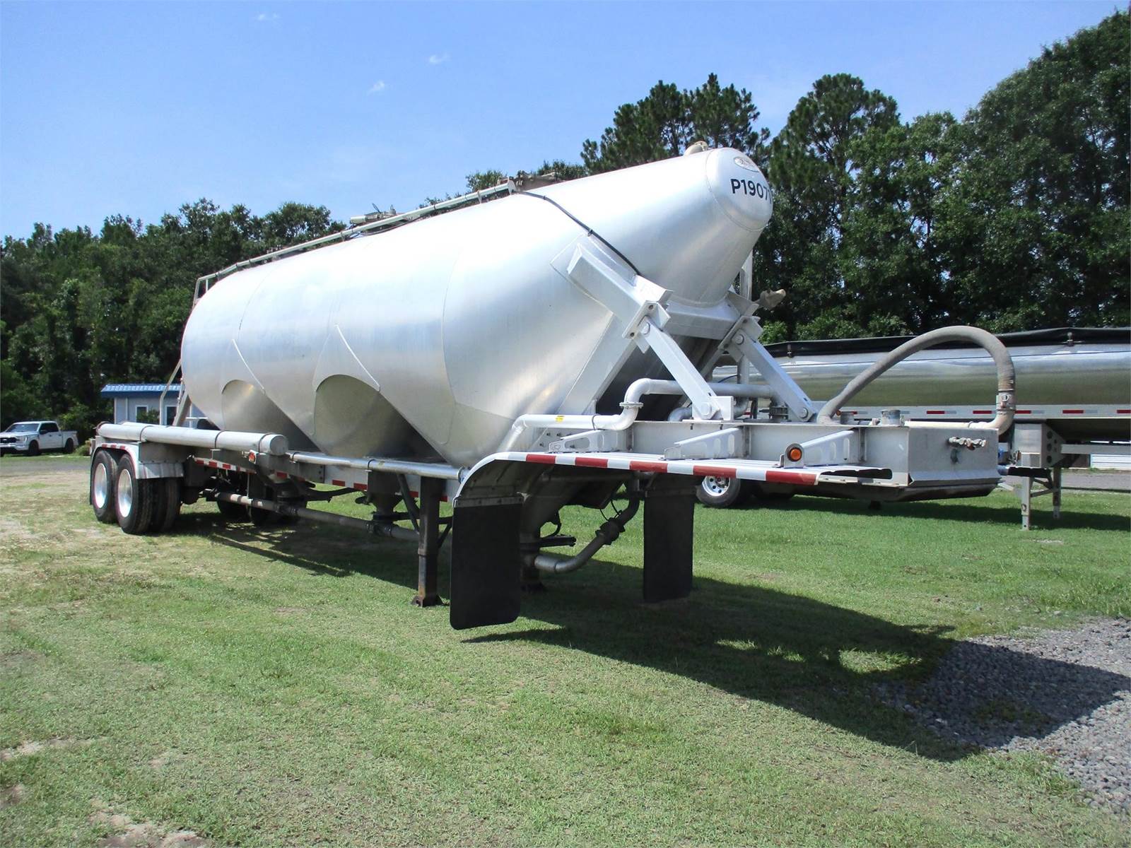 2020 Southern Welding ALUMINUM 1000 CUBIC FT PNEUMATIC TANKER Dry Bulk