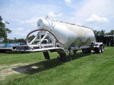 Vantage 42x96 Tandem Axle Aluminum Dry Bulk / Pneumatic Tank Trailer - Air Ride, Fixed Axle