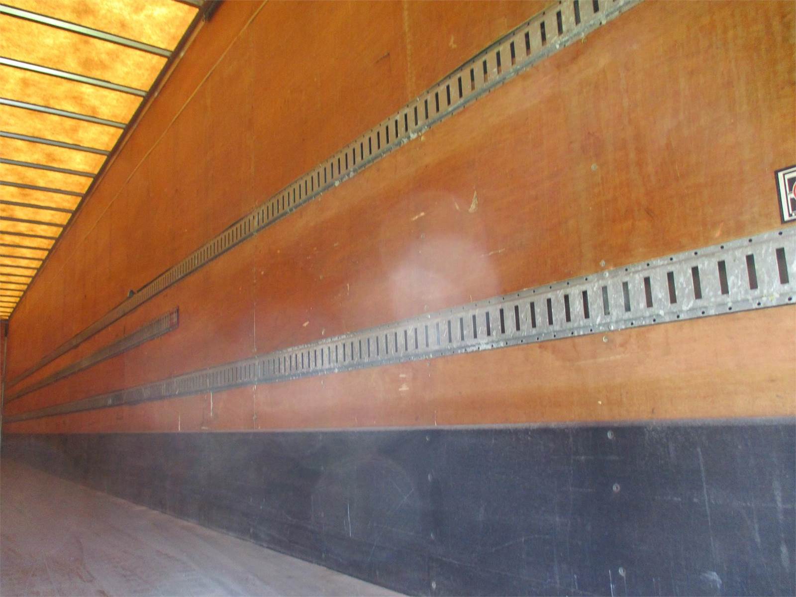 2012 Great Dane 53 ft Dry Van Trailer Roll up Door, Air Ride, Sliding