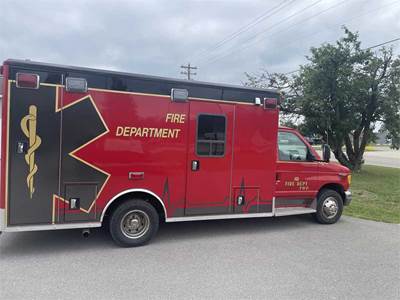 2000 Ford E350 Wheeled Coach Type III Ambulance