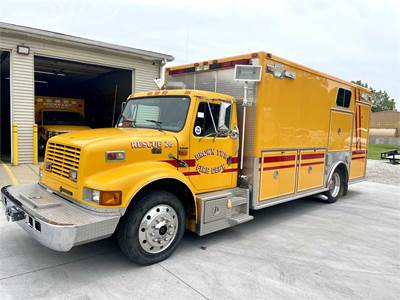 1998 International 4700 Ambulance