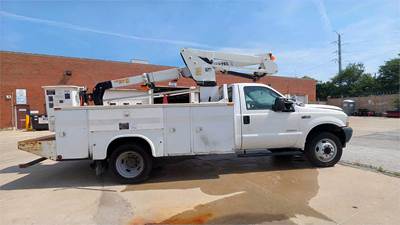 2004 Ford F-450 Boom / Bucket Truck