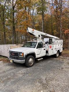 2002 GMC Sierra Bucket Truck