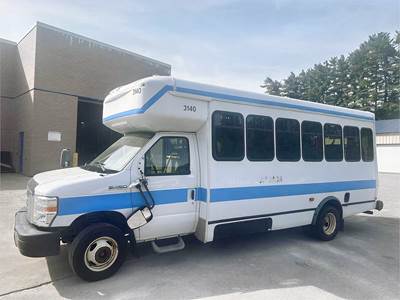 2015 Ford E-Series Bus