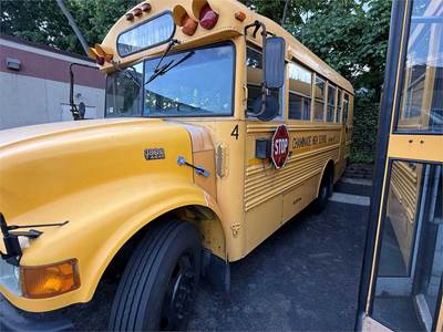 1999 International 380 Bus