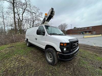2012 Ford E350 Van w/ Versalift Bucket