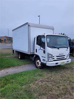 2016 Isuzu Box Truck