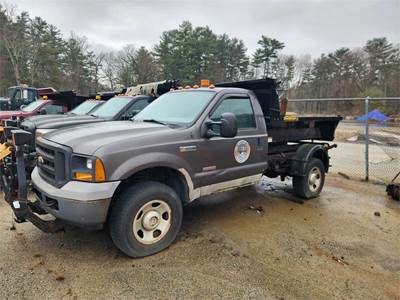 2005 Ford F-350 Dump Truck