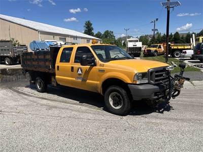 2004 Ford F-350 Dump Truck