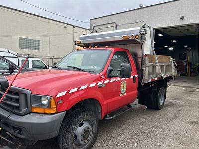 2000 Ford F-450 Dump Truck