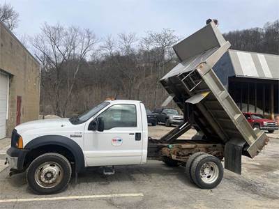 2006 Ford F-550 Super Duty Dump Truck