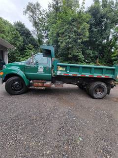 2009 Ford F-750 Dump Truck