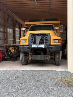 1995 Ford F-800 Dump Truck