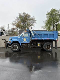 1996 Ford F-800 Dump Truck