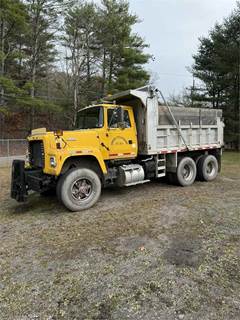 1993 Ford LT9000 Dump Truck