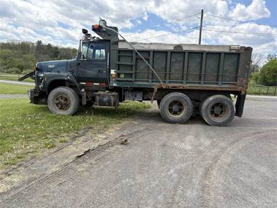 1994 Ford LTS8000 Diesel Dump Truck