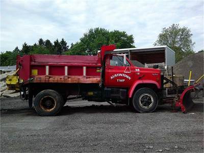 1988 GMC C7 Dump Truck