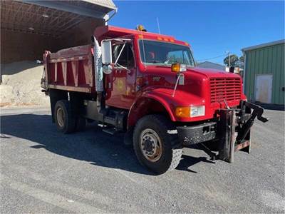 1997 International 4800 4x4 Dump Truck