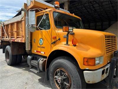 1995 International 4900 6-Wheel Dump Truck with Salt Spreader & Snow Plow