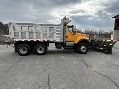 2004 International 10-Wheel Dump Truck