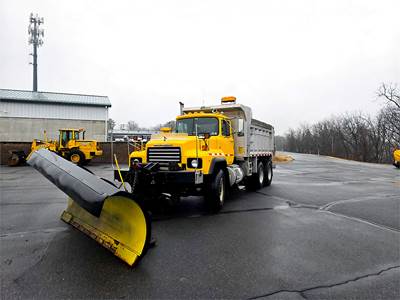 1997 Mack Tandem Axle Dump Truck w/ Snow Plow and Spreader