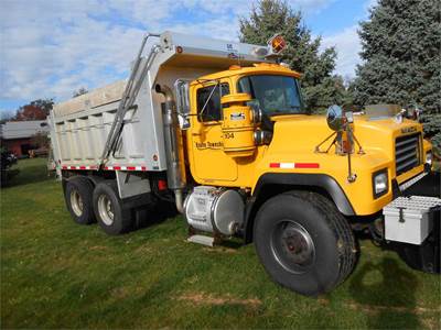 2000 Mack Tandem Dump Truck