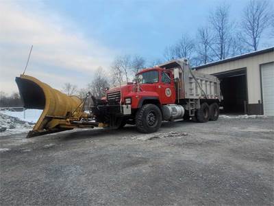 1999 Mack RD688S Dump Truck