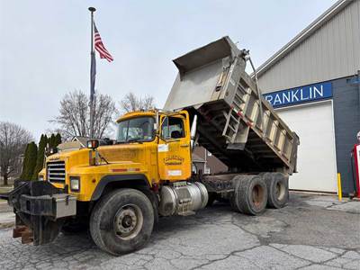1999 Mack RD688S Dump Truck