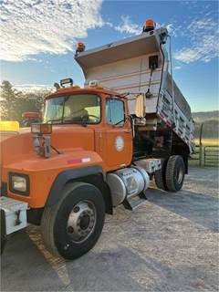 2001 Mack RD690 Dump Truck