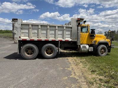 1996 Mack RD690S Dump Truck
