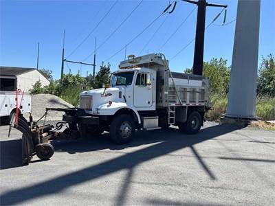 2001 Peterbilt 330 Dump Truck