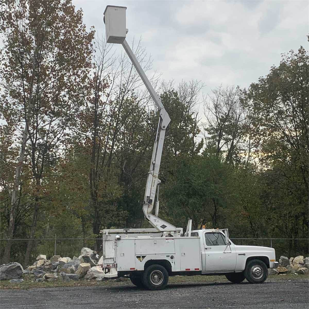 1985 GMC Sierra 3500 Forestry Bucket Truck For Sale, 46,658 Miles Coplay, PA 60235456