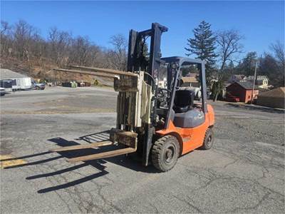 Toyota 27FGU25 Forklift