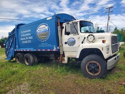 1995 Ford LNT8000 Side Load Garbage Truck