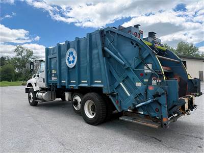 2008 International Sanitation Truck 7400 SBA