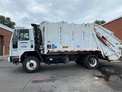 2002 Sterling SC8000 Trash Truck
