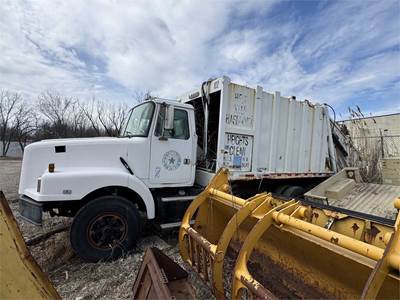 1994 Volvo Garbage Truck