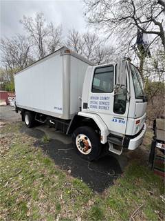 Sterling Truck SC-8000 2006 with Liftgate