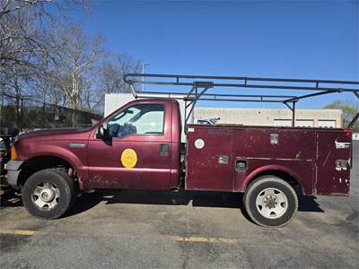 2007 Ford F250 Super Duty 4x4, 5.4L, with Reading Utility Bed