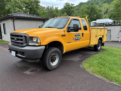 2004 Ford F-350 Utility Truck