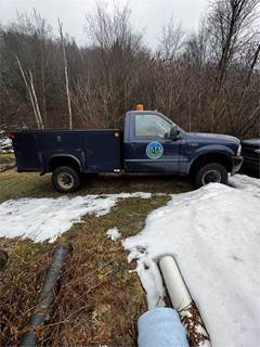 2004 Ford F350 XL Utility Bed