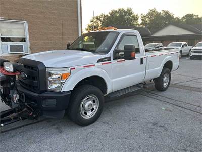 2013 F-350 4x4 Pickup w/ Western Plow