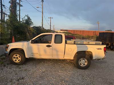 2004 GMC 1/2 Ton Truck